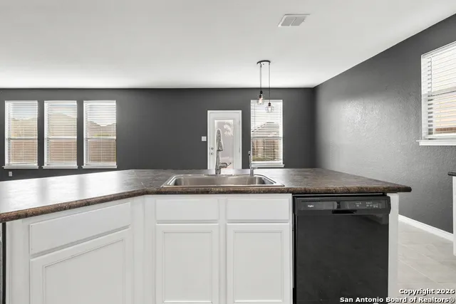 8239 Phantom Fld San Antonio, TX 78253