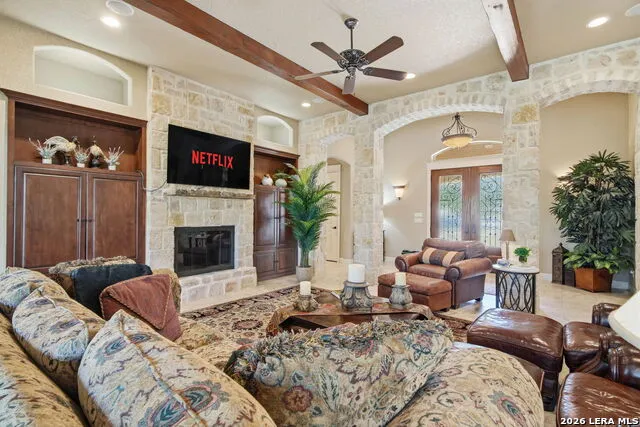 133 MARIPOSA LOOP New Braunfels, TX 78132