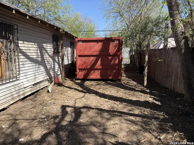 1618 Lennon San Antonio, TX 78223