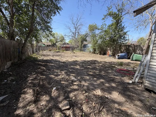 1618 Lennon San Antonio, TX 78223