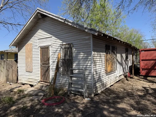 1618 Lennon San Antonio, TX 78223