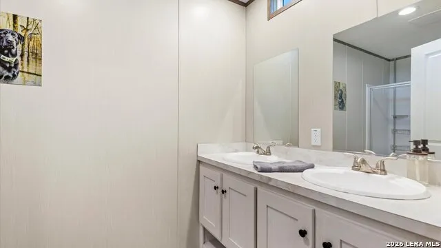 3131 sandy elm La Vernia, TX 78121
