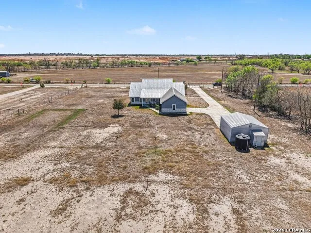 1005 County Road 678 Natalia, TX 78059