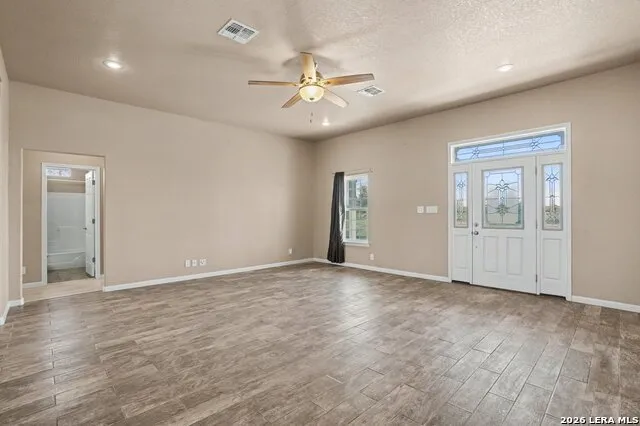 1005 County Road 678 Natalia, TX 78059