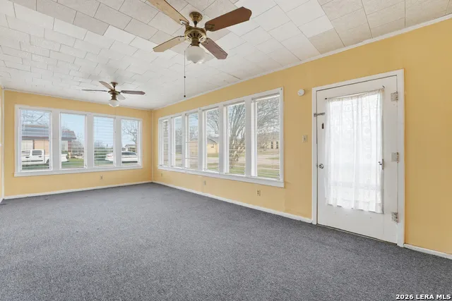 500 texas Nixon, TX 78140