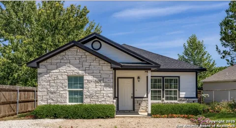 1032 Blueridge Dr