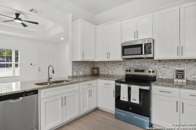 1032 Blueridge Dr Canyon Lake, TX 78133