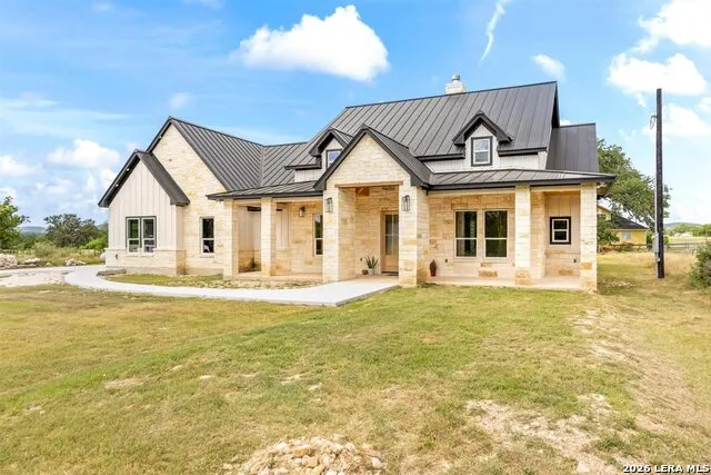 1438 Bottle Springs Rd Bandera, TX 78003