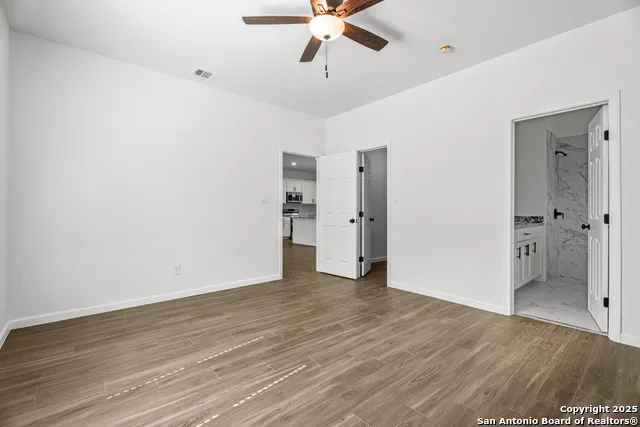 1080 Greenhill Dr Canyon Lake, TX 78133