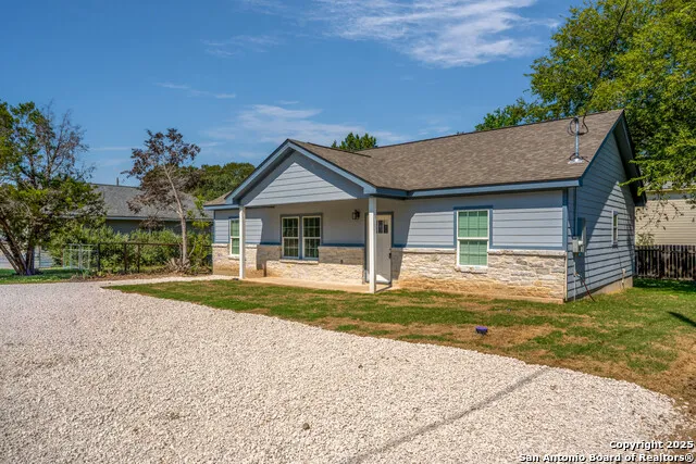 1080 Greenhill Dr Canyon Lake, TX 78133