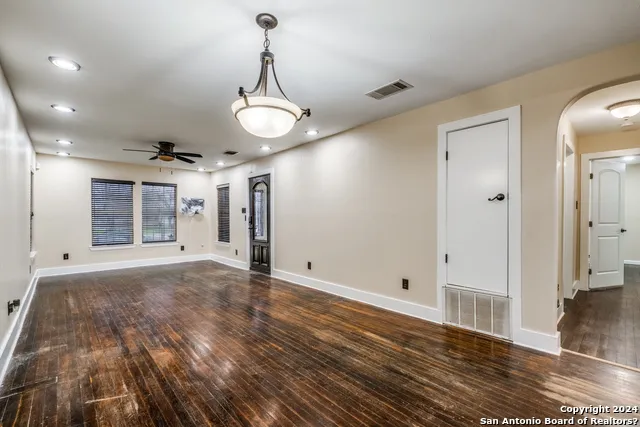 419 Moursund Blvd San Antonio, TX 78221
