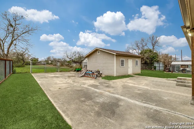 419 Moursund Blvd San Antonio, TX 78221