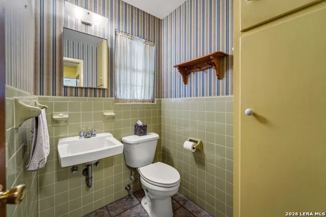 25 Labus Ln Floresville, TX 78114