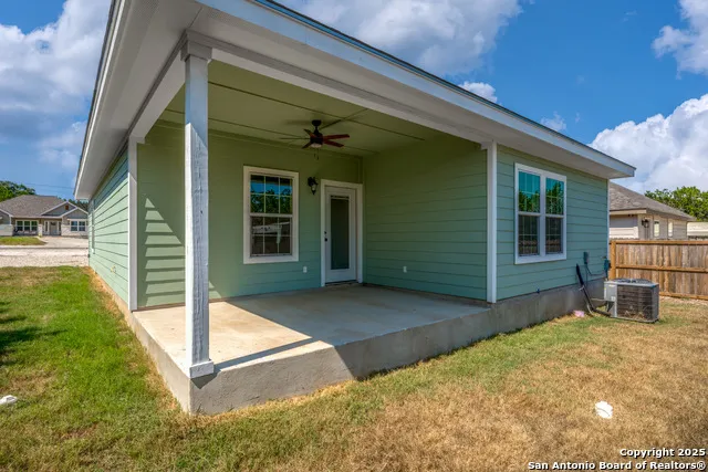 1734 Blueridge Dr Canyon Lake, TX 78133