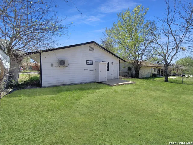 5423 Indian Desert San Antonio, TX 78242