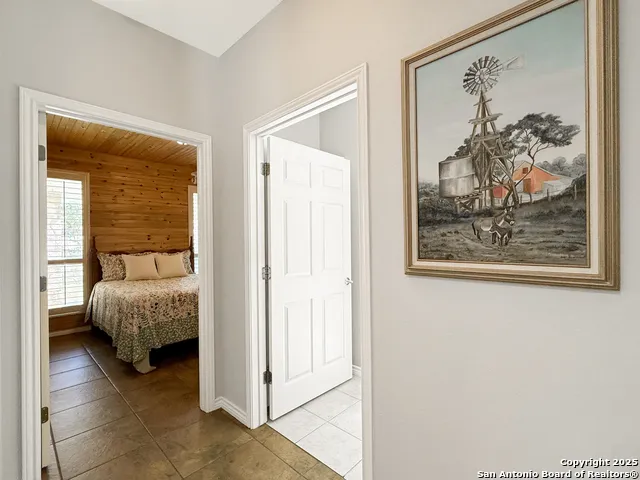 2004 Athens Kerrville, TX 78028