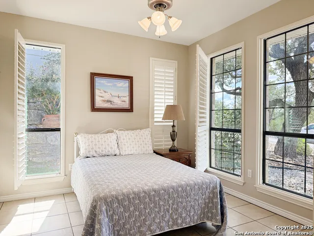 2004 Athens Kerrville, TX 78028