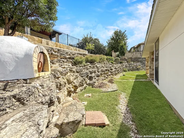2004 Athens Kerrville, TX 78028