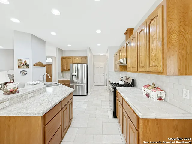 2004 Athens Kerrville, TX 78028