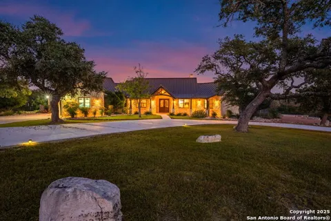 131 Bootlegger Ln