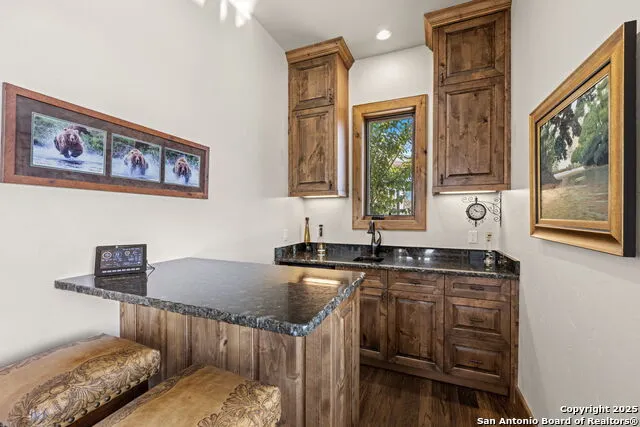 131 Bootlegger Ln Kerrville, TX 78028