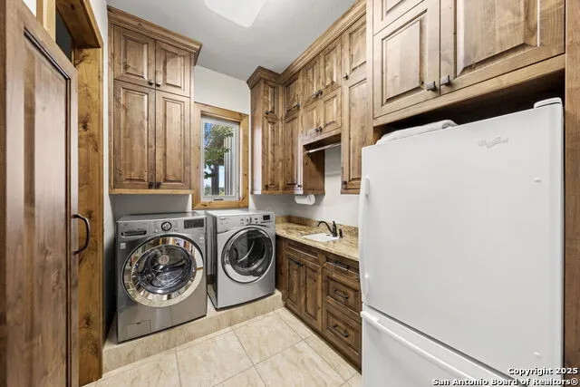 131 Bootlegger Ln Kerrville, TX 78028