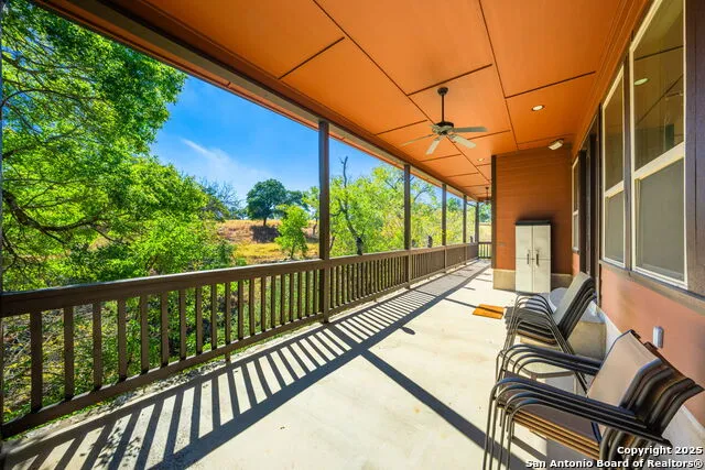 131 Bootlegger Ln Kerrville, TX 78028
