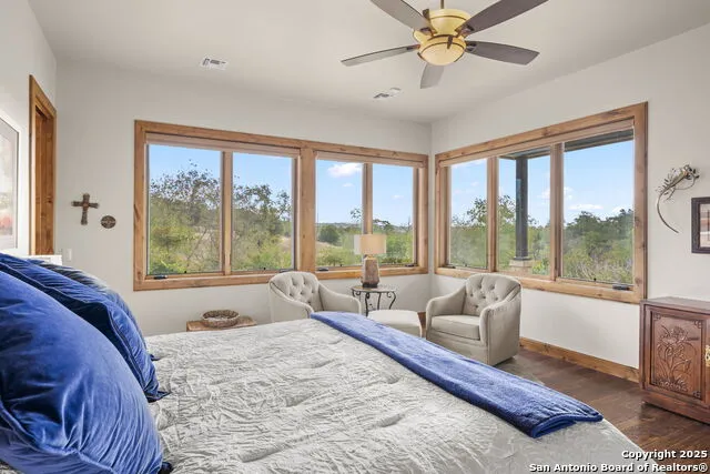 131 Bootlegger Ln Kerrville, TX 78028