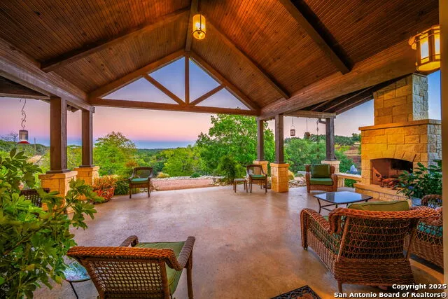 131 Bootlegger Ln Kerrville, TX 78028