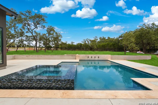 200 Easy Money Boerne, TX 78006