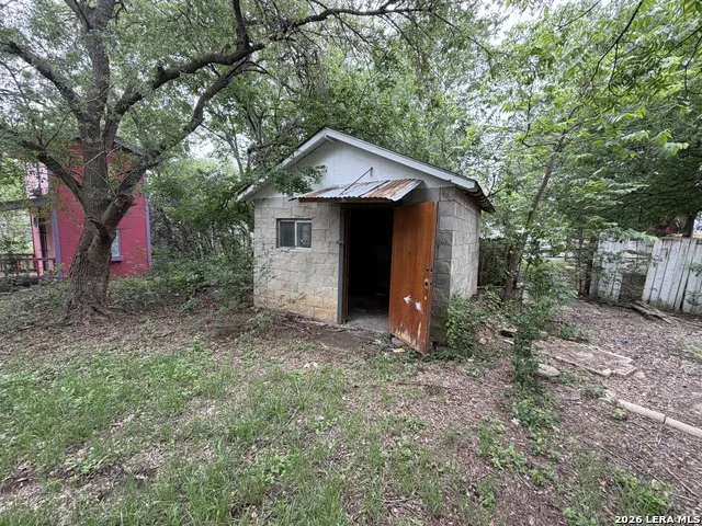 650 FLEMING ST San Antonio, TX 78211