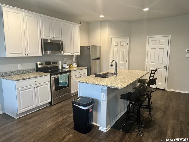 7535 HOMEWOOD LN Elmendorf, TX 78112