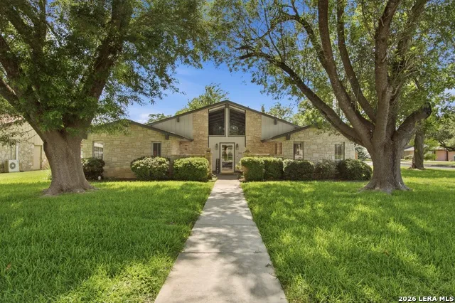 202 Azalea Trl Boerne, TX 78006