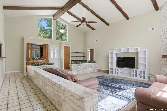 202 Azalea Trl Boerne, TX 78006