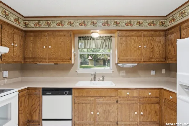 202 Azalea Trl Boerne, TX 78006