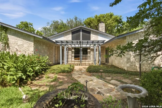 202 Azalea Trl Boerne, TX 78006