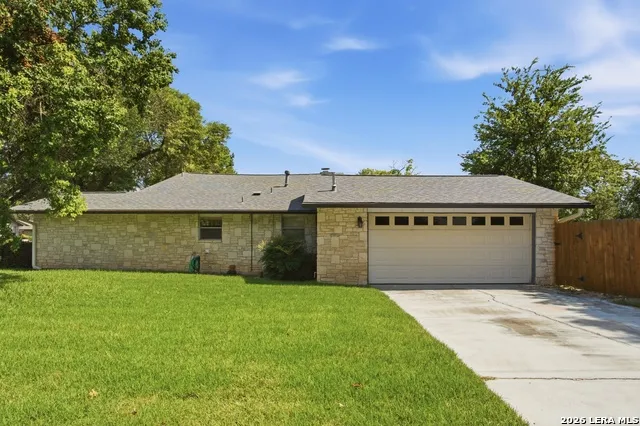 202 Azalea Trl Boerne, TX 78006