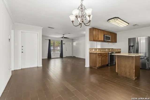 7619 PIPERS SWAN ST San Antonio, TX 78251