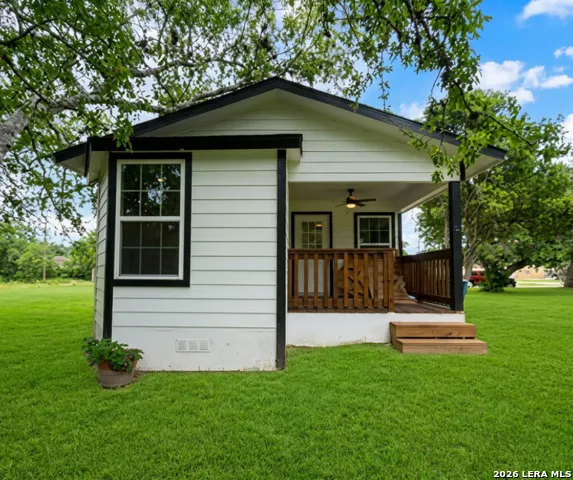 209 Burke St Beeville, TX 78102