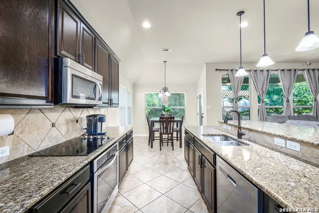 824 Water Oak Schertz, TX 78154