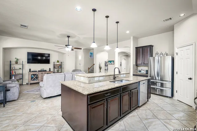 824 Water Oak Schertz, TX 78154