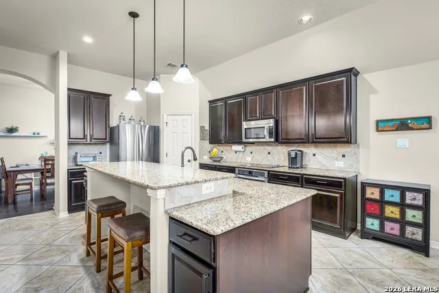 824 Water Oak Schertz, TX 78154