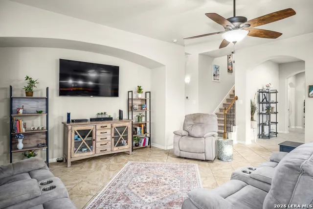 824 Water Oak Schertz, TX 78154