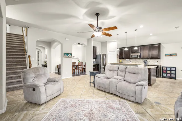 824 Water Oak Schertz, TX 78154