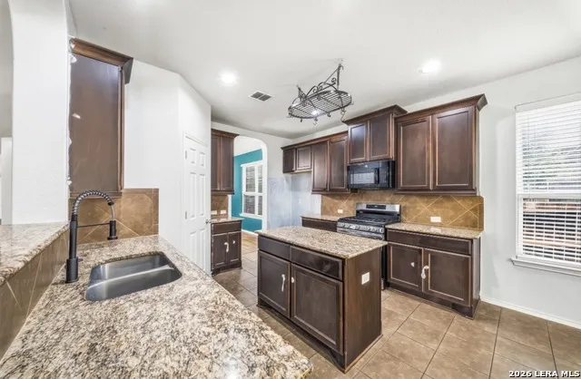 12543 Loving Ml San Antonio, TX 78253