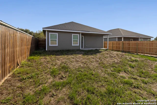 804 W HUNTINGTON ST Beeville, TX 78102