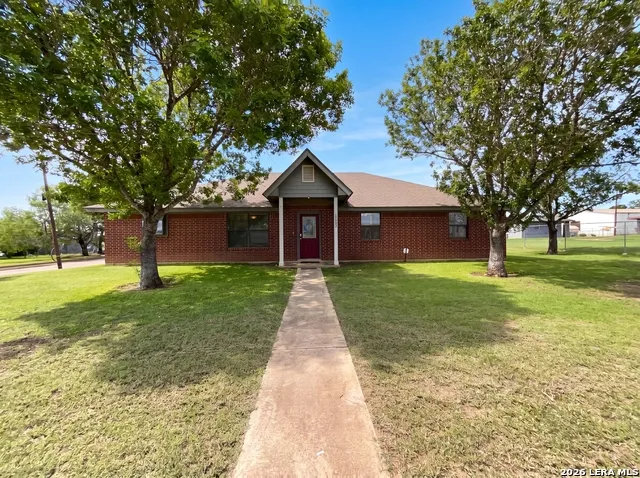 1014 Avenue I Poteet, TX 78065