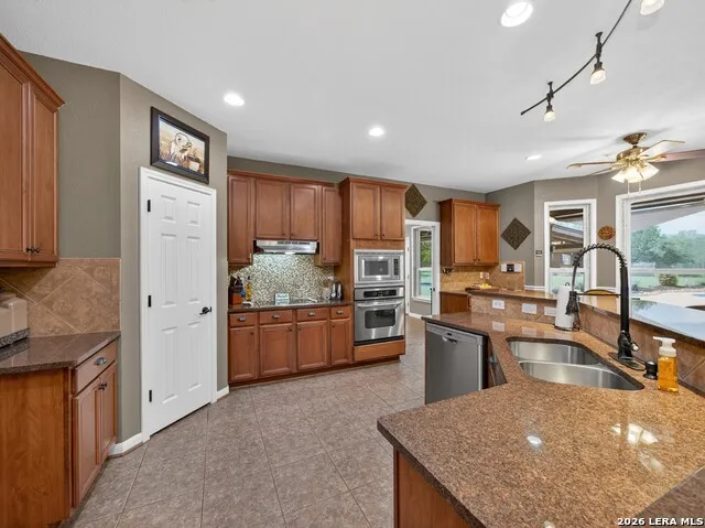 24607 Ripple Way San Antonio, TX 78266