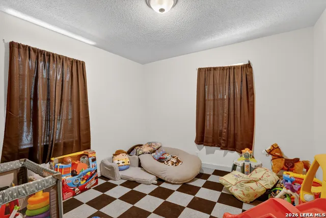 1011 E Hefferman Beeville, TX 78102
