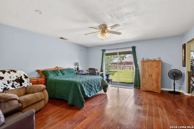 1011 E Hefferman Beeville, TX 78102